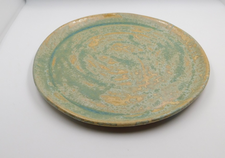 Assiettes plates en grès émaillé création bellecomtelle poterie artisanale Haute-Saône