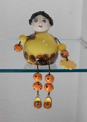 Poupée en faïence à poser. Créations artisanale de Haute Saône. Céramique