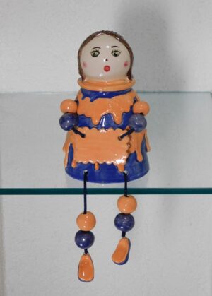 Poupée en faïence à poser. Créations artisanale de Haute Saône. Céramique