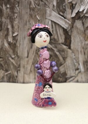 Poupée en faïence à poser. Créations artisanale de Haute Saône. Céramique Bellecomtelle