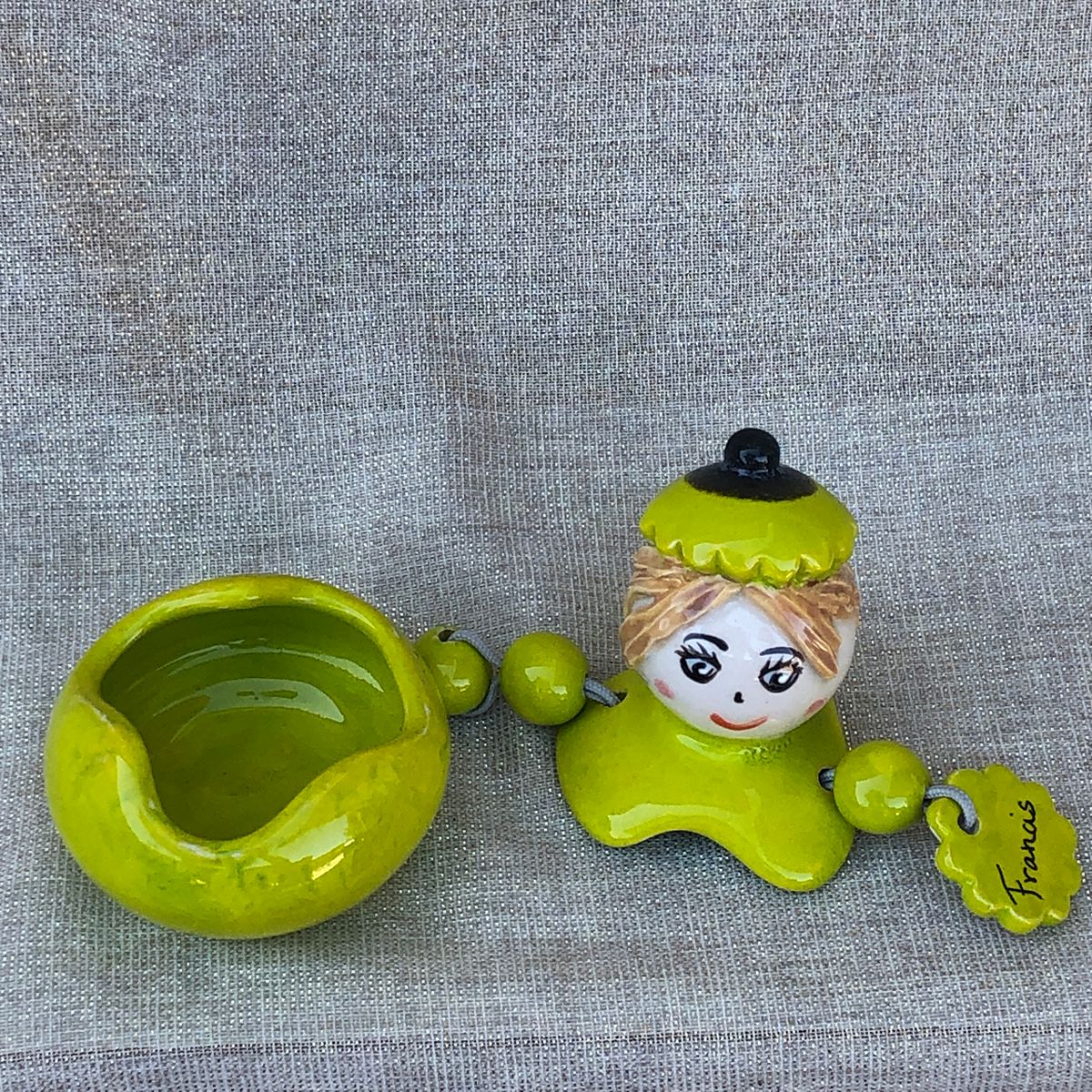 Boîte décorative en céramique artisanale Les Amies, création faite main Bellecomtelle